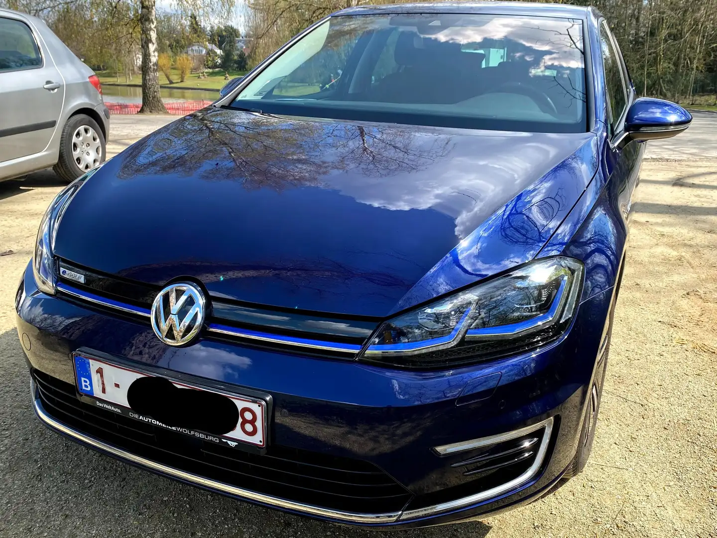 Volkswagen e-Golf e-Golf 35.8kWh Modrá - 2