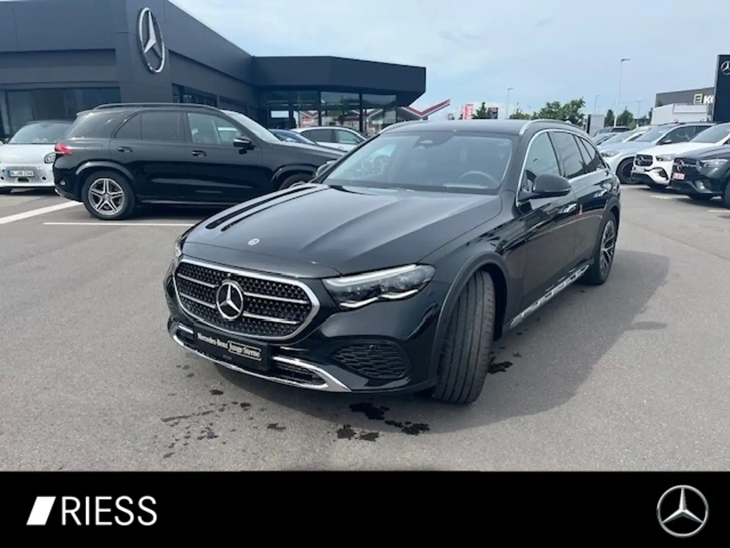 Mercedes-Benz E 220 d 4M T  All Terrain Standh AHK Distr W-Paket Noir - 1
