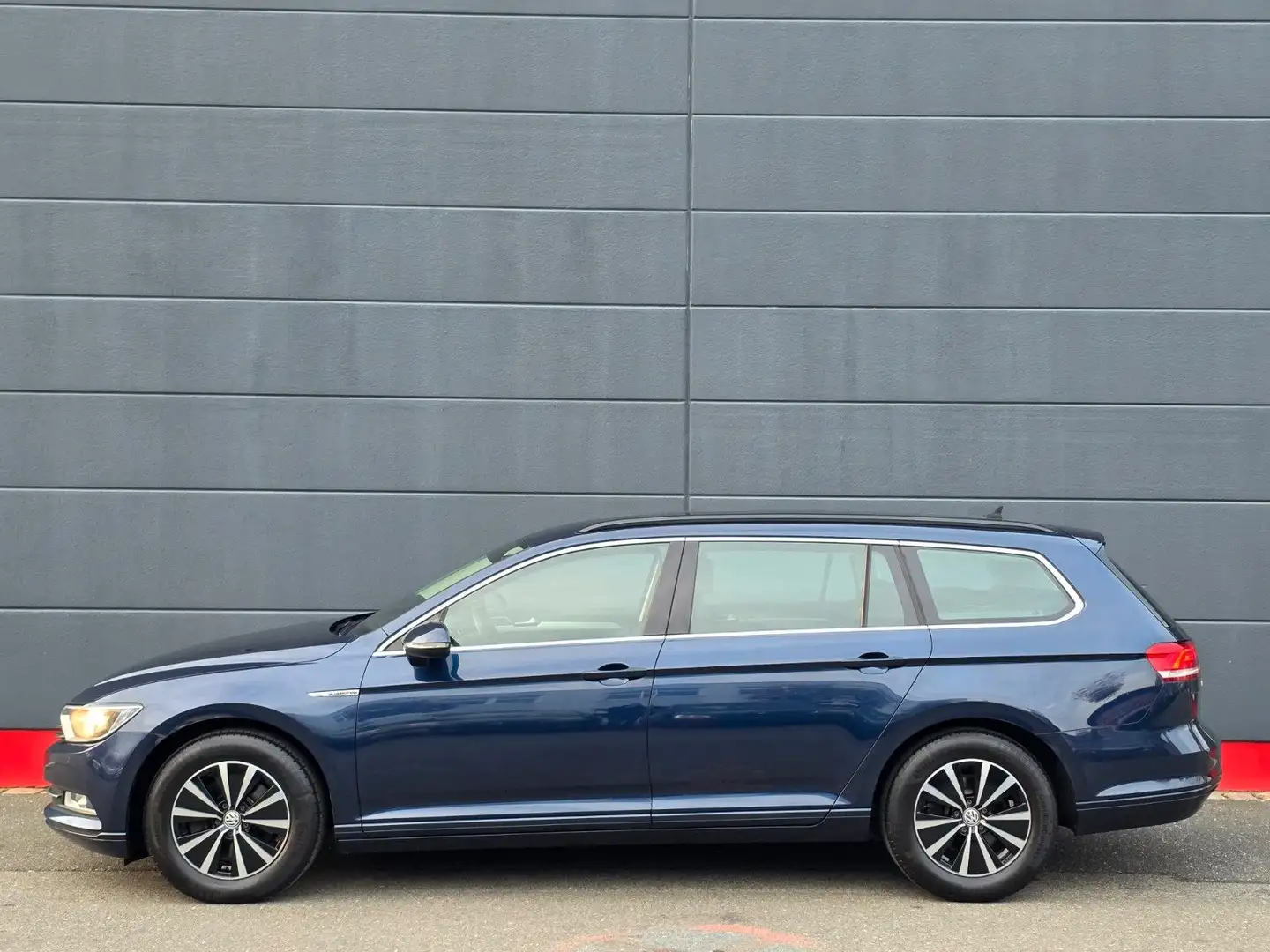 Volkswagen Passat Variant Comfortline BlueMotion Bleu - 2