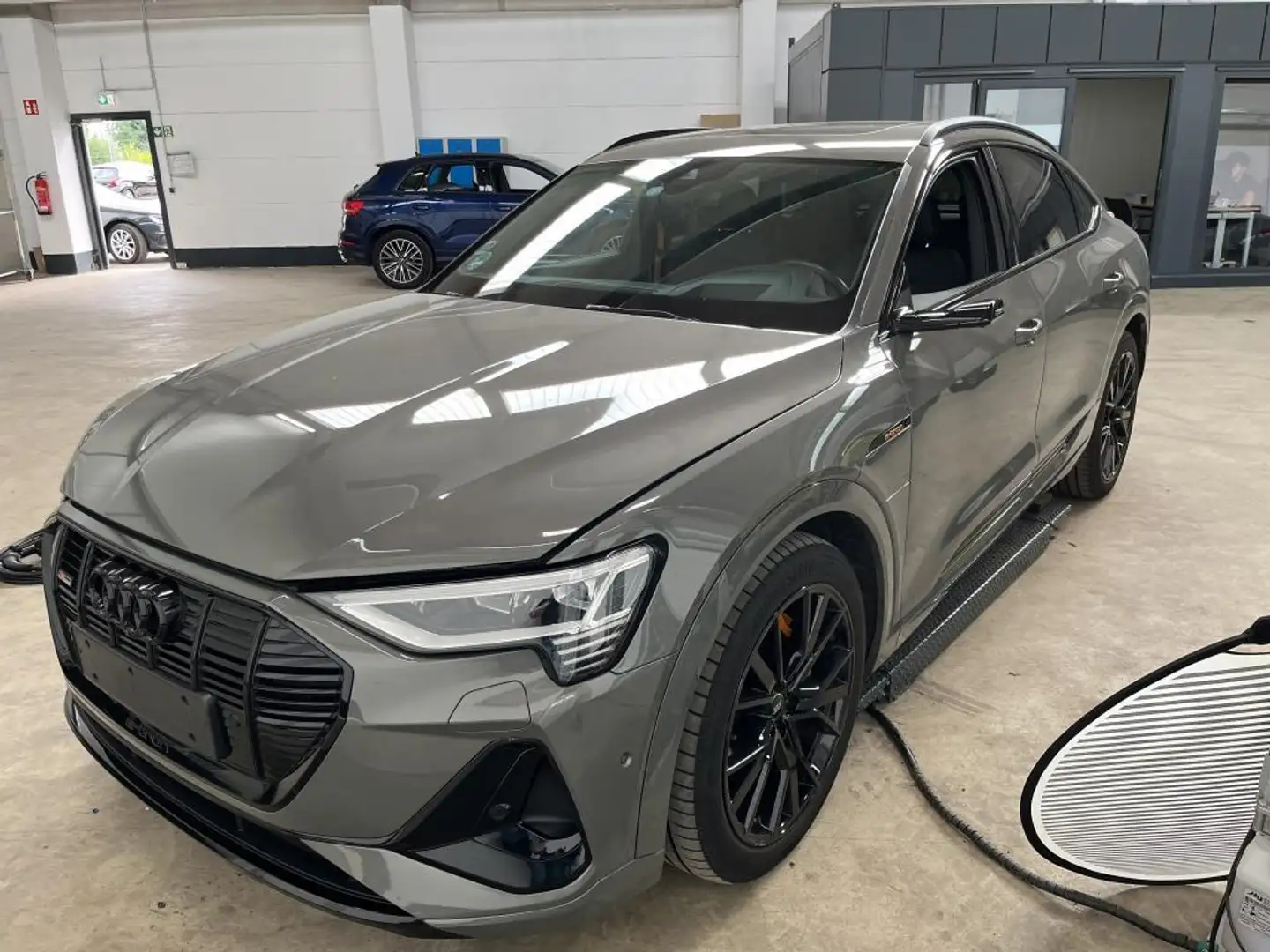 Audi e-tron SPORTBACK 55 2x S LINE BLACK EDITION/PANO Gris - 1