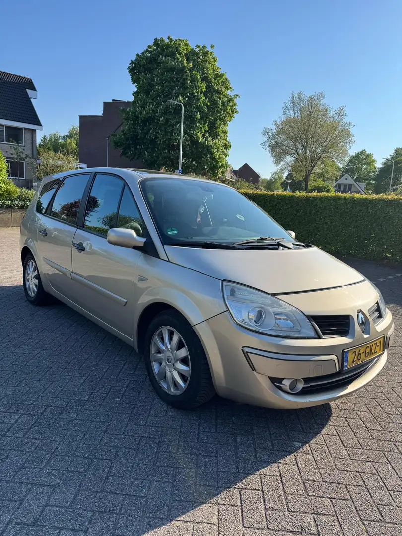 Renault Scenic 2.0-16V Tech L. 7p. Beige - 1