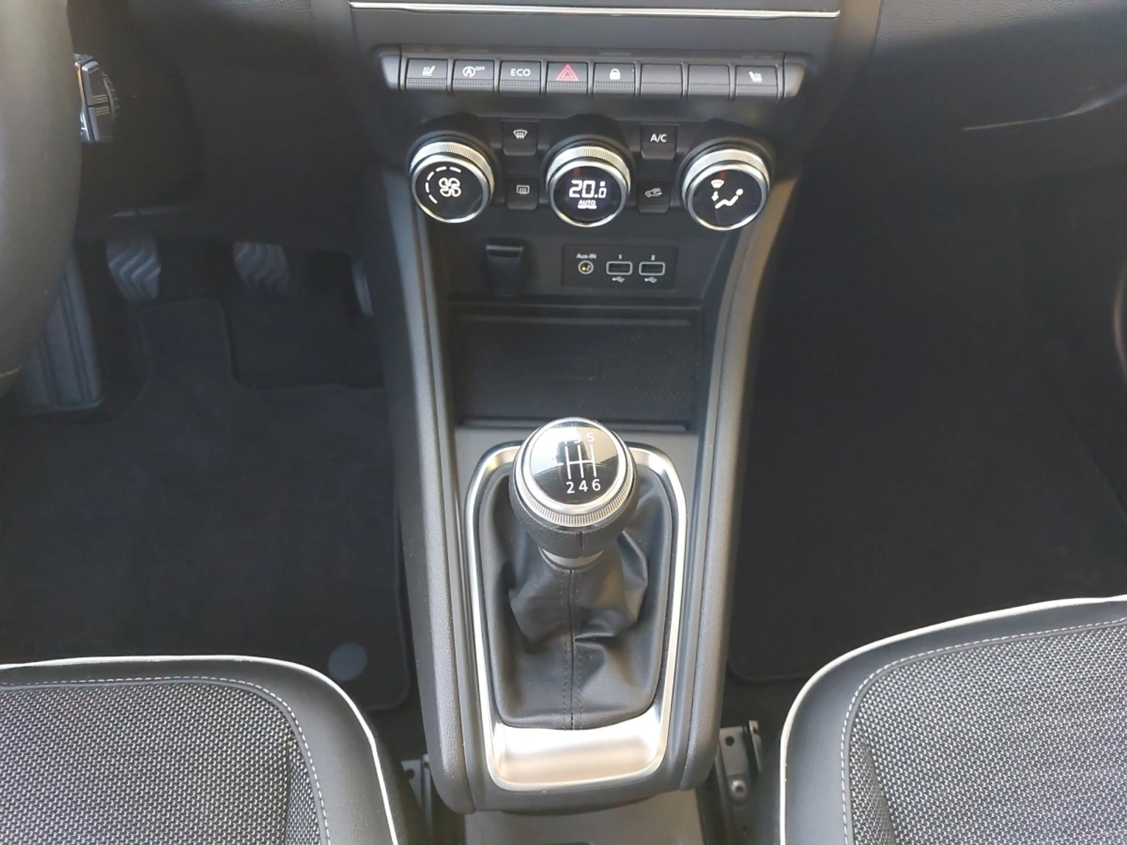 Renault Captur Intens TCe 90 — photo 8