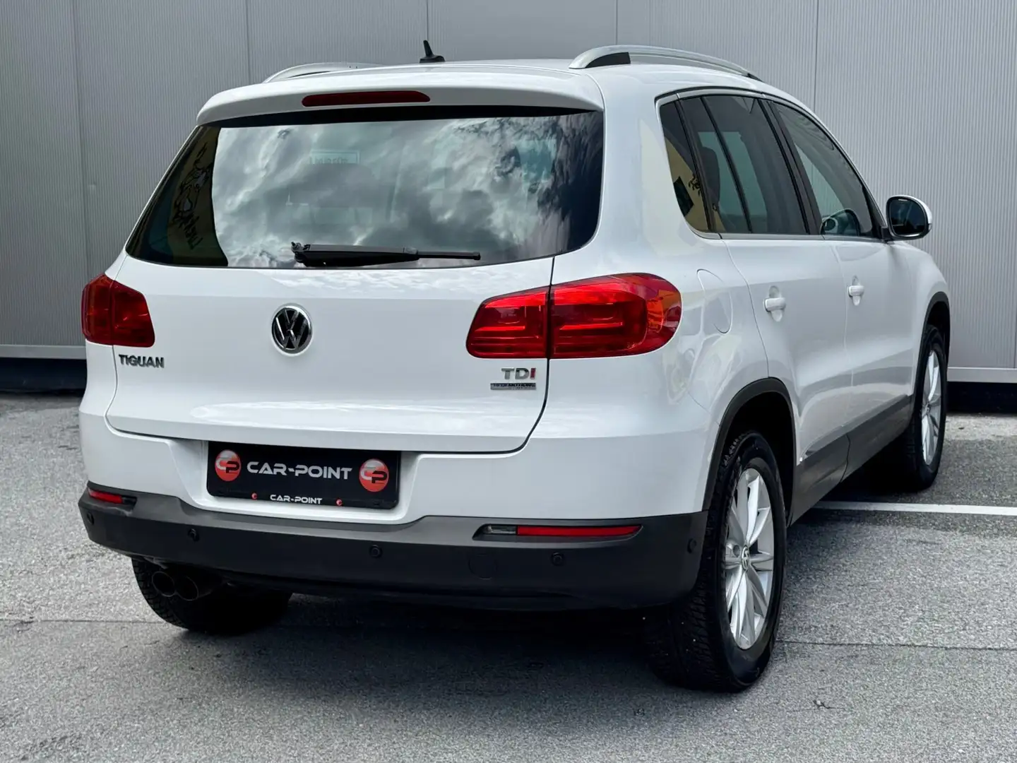 Volkswagen Tiguan 2,0 TDI Style BMT DPF Weiß - 2