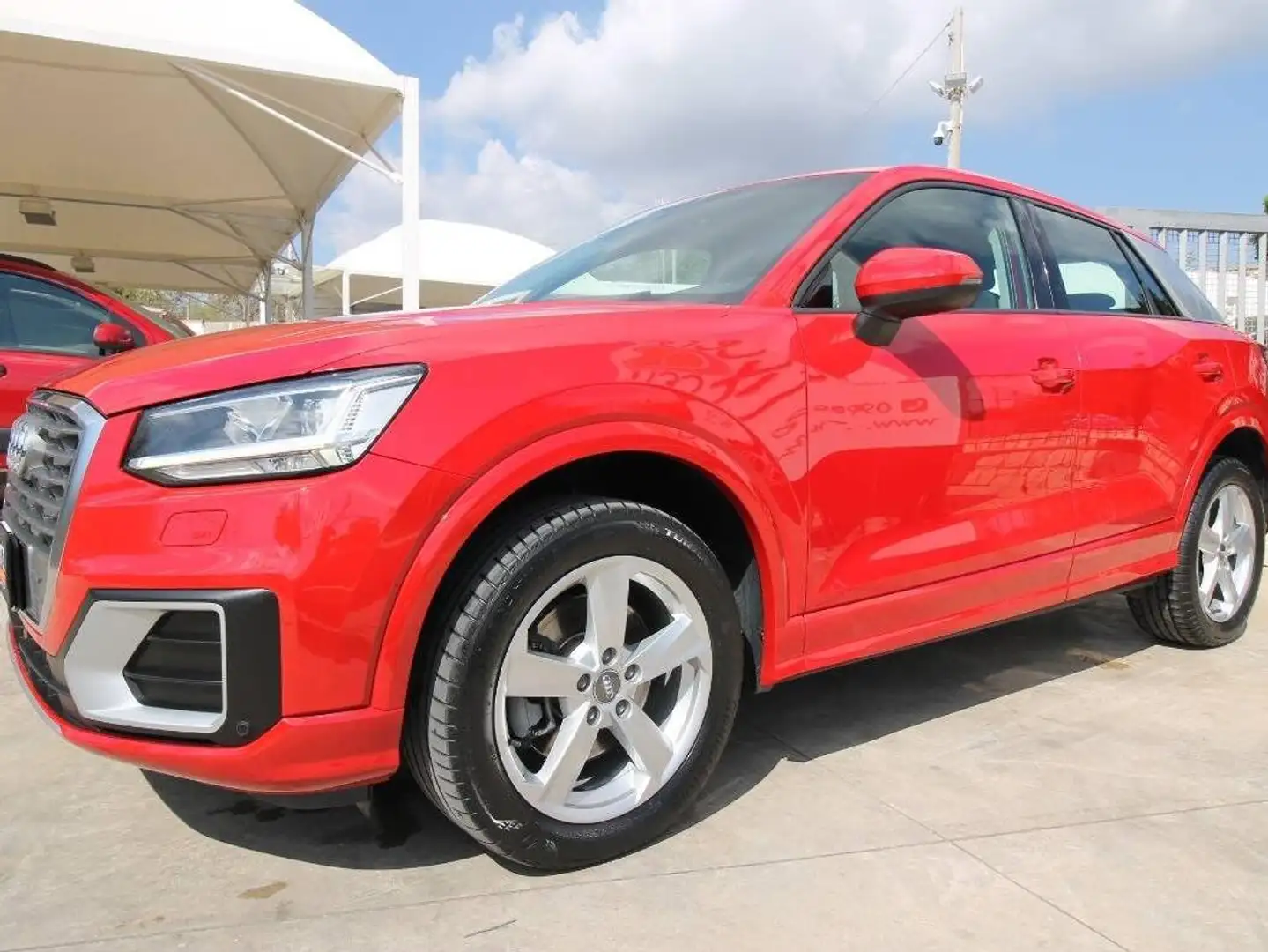 Audi Q2 30 tdi 116CV 6 marce Admired | 2019 Rouge - 2