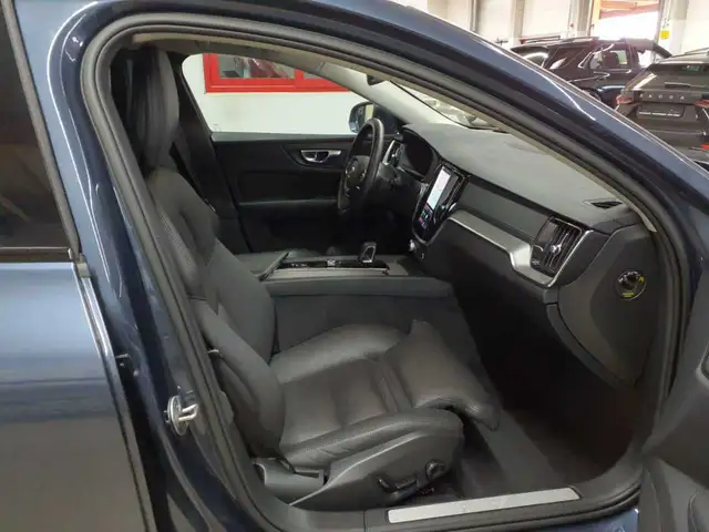 Volvo V60 view 8