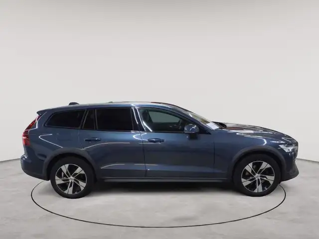 Volvo V60 view 3