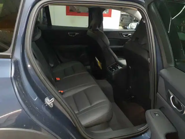 Volvo V60 view 14