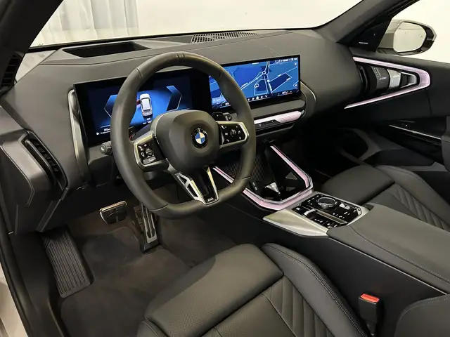 BMW X3 view 8