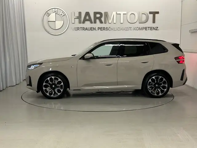 BMW X3 view 4