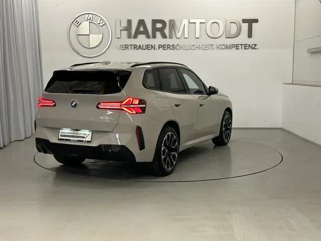 BMW X3 view 6