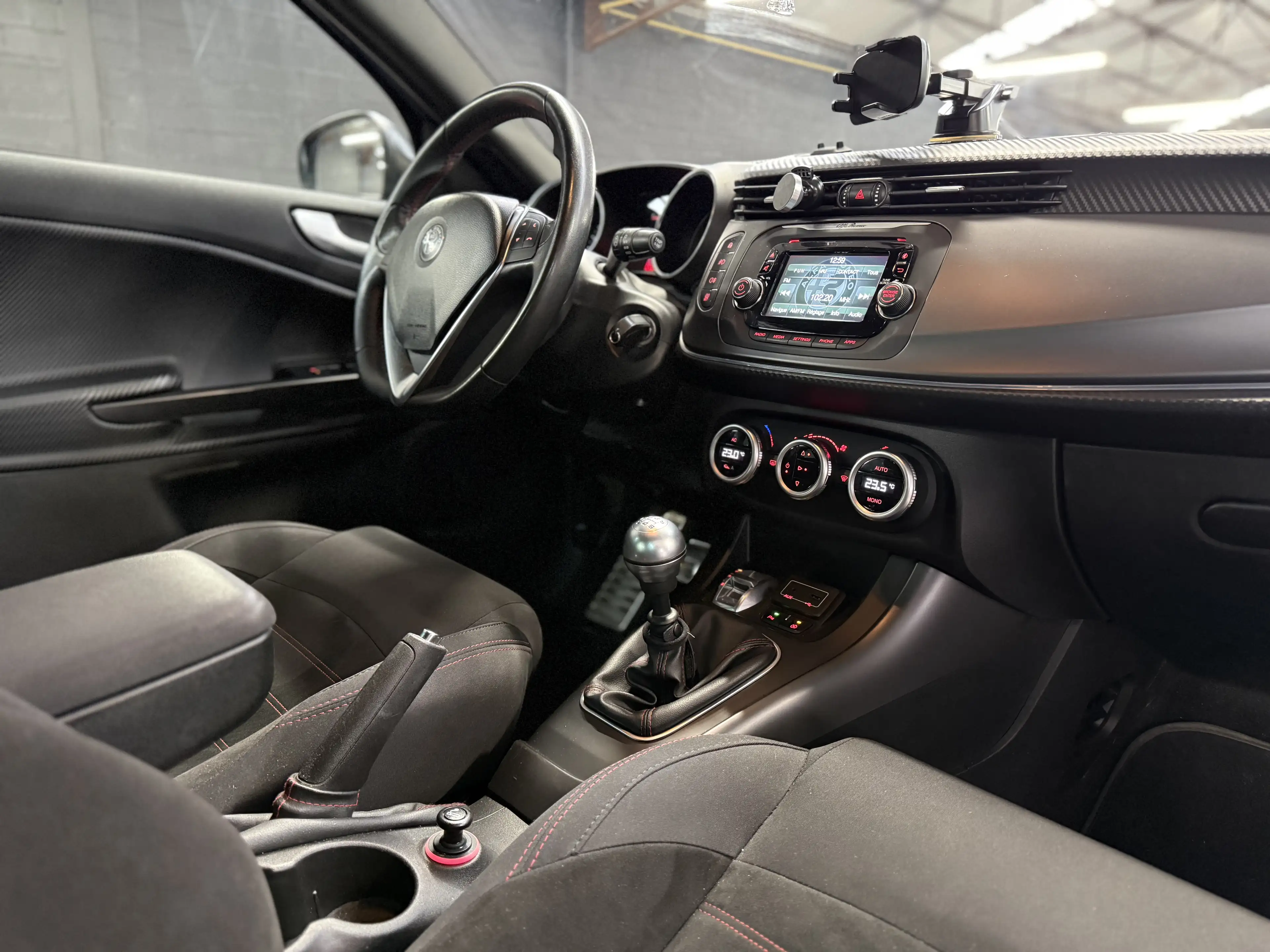 Alfa Romeo Giulietta 1.4i * SPORT * RADAR AV/AR * BLUETOOTH * CLIM — photo 13