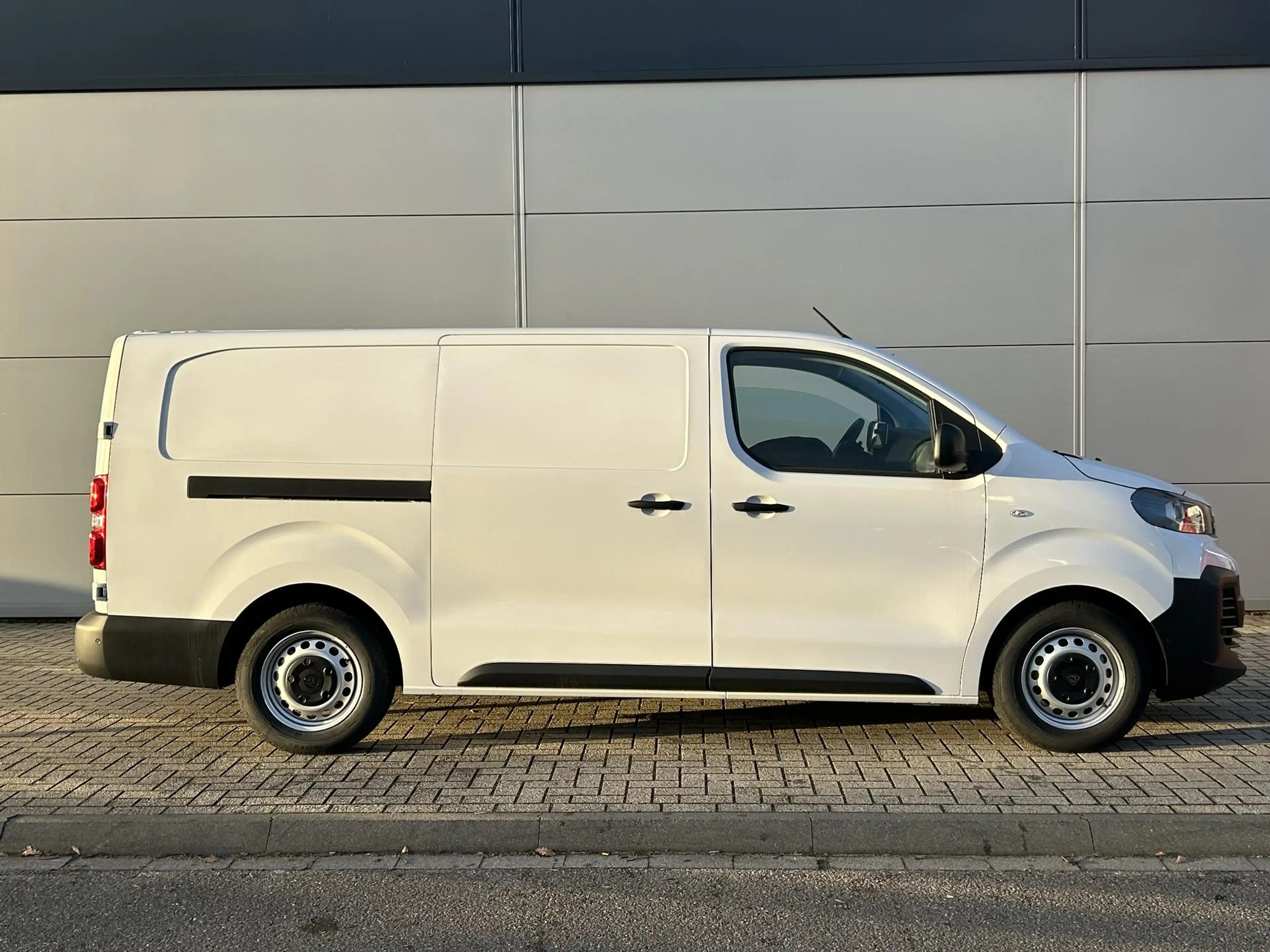 Peugeot e-Expert EV L2 75 kWh | Camera | Navigatie | Apple Carplay/ — photo 6
