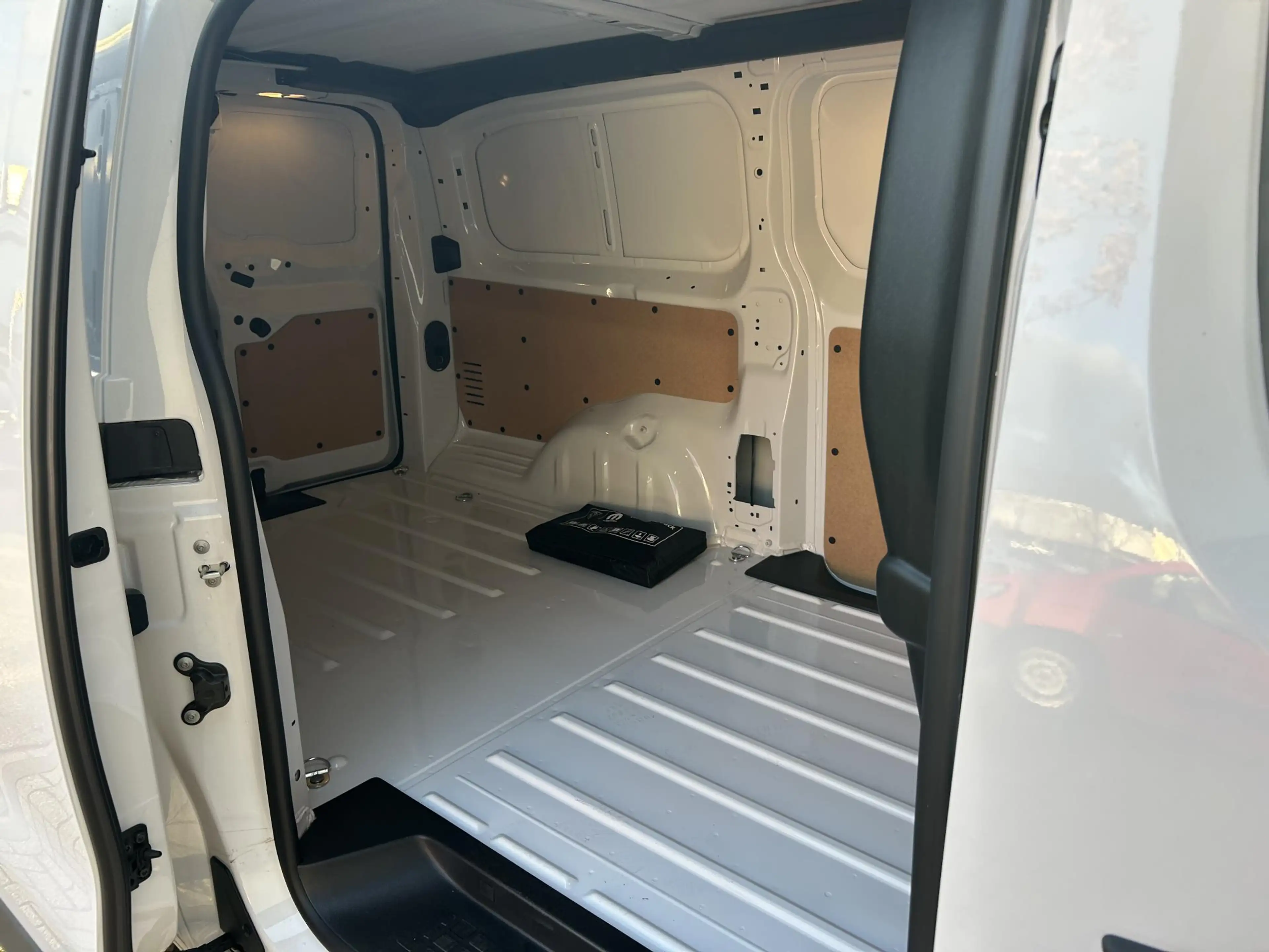Peugeot e-Expert EV L2 75 kWh | Camera | Navigatie | Apple Carplay/ — photo 11