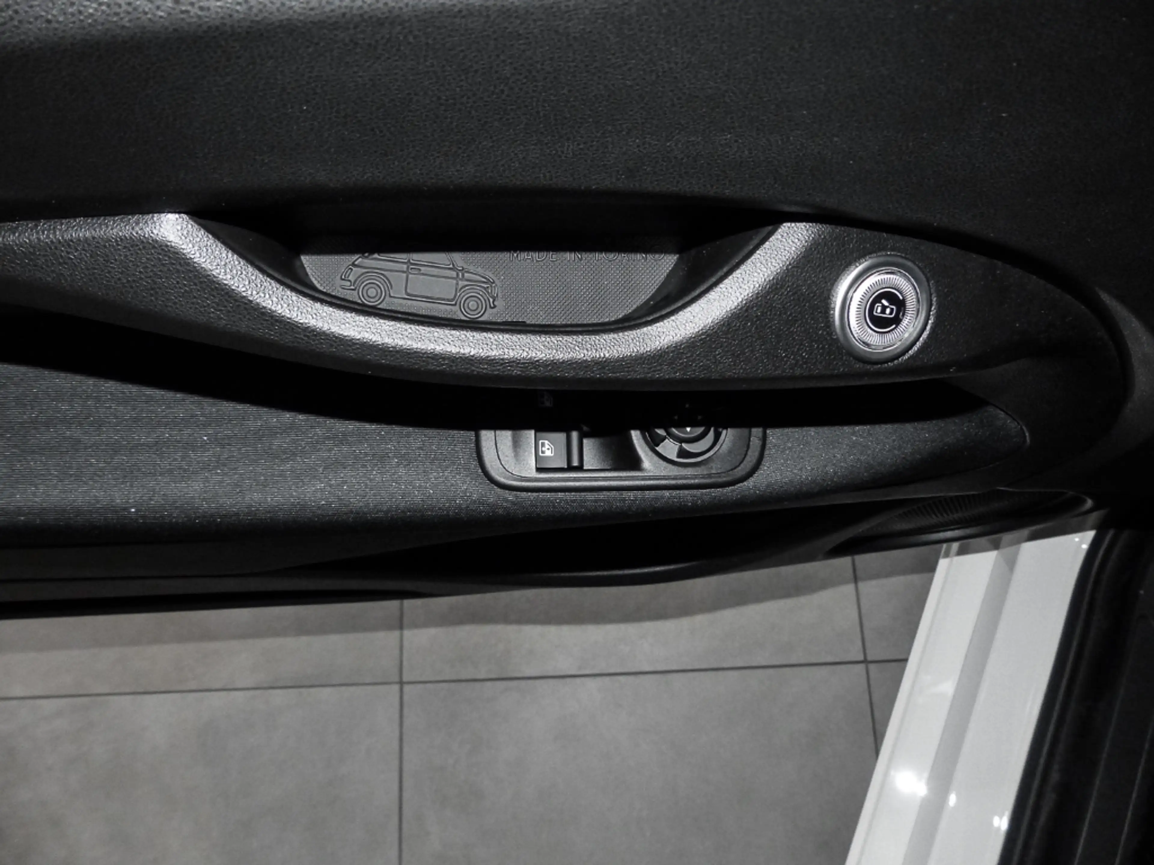 Fiat 500e Icon 42 kWh // Style-Paket // Komfort-Paket // — photo 10