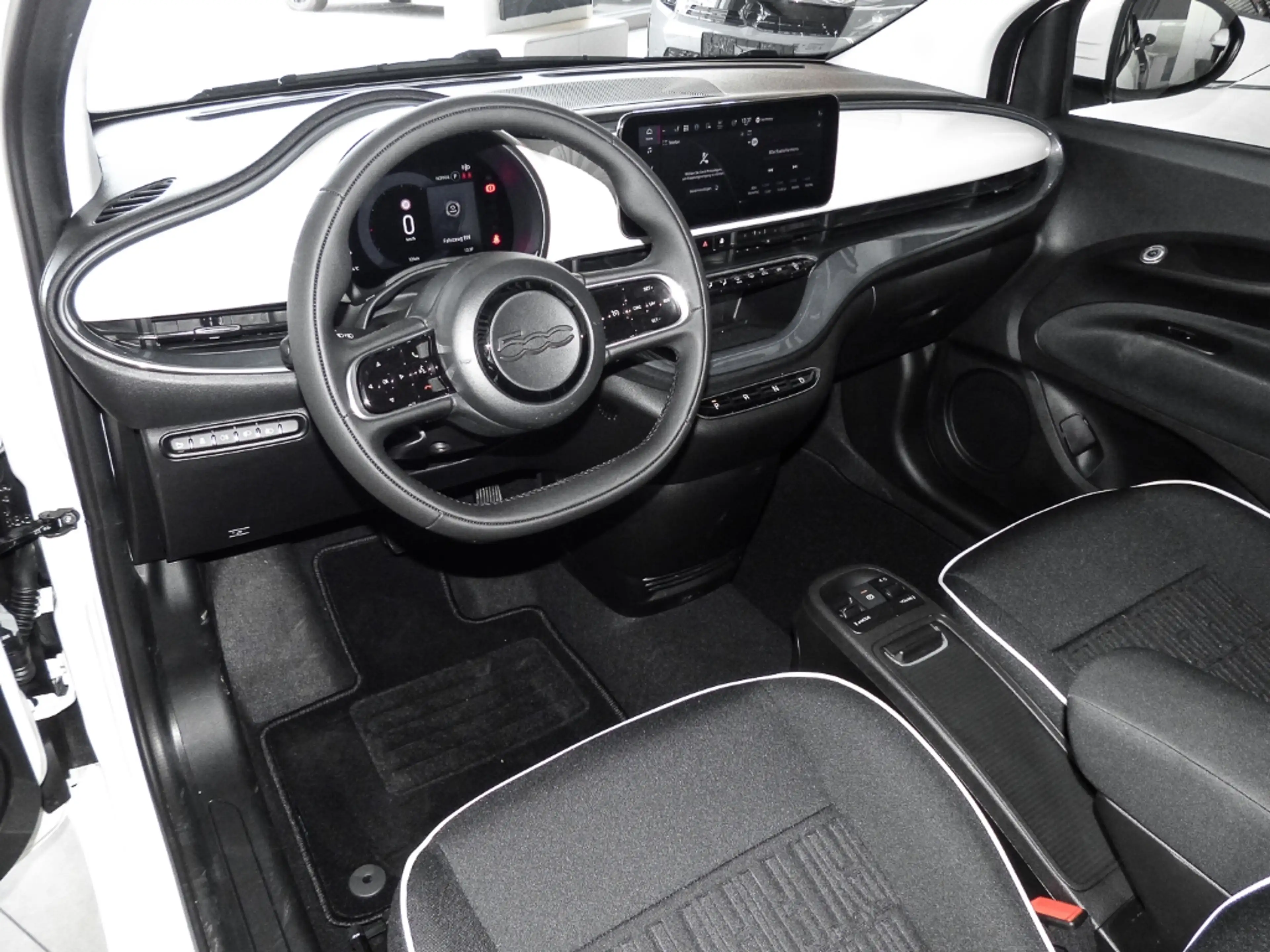Fiat 500e Icon 42 kWh // Style-Paket // Komfort-Paket // — photo 5