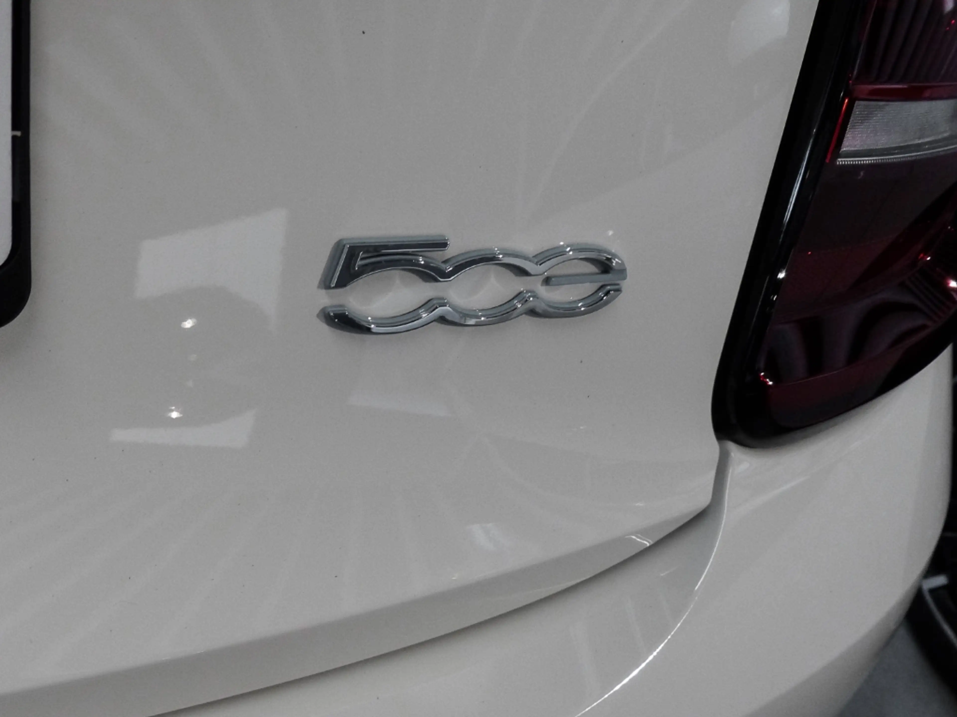 Fiat 500e Icon 42 kWh // Style-Paket // Komfort-Paket // — photo 11