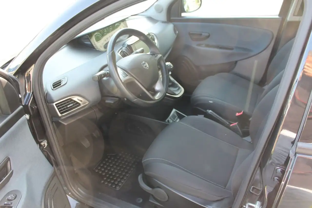 Lancia Ypsilon 2022 — фото 8