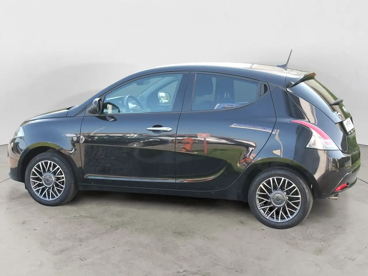 Lancia Ypsilon 2022 — фото 6