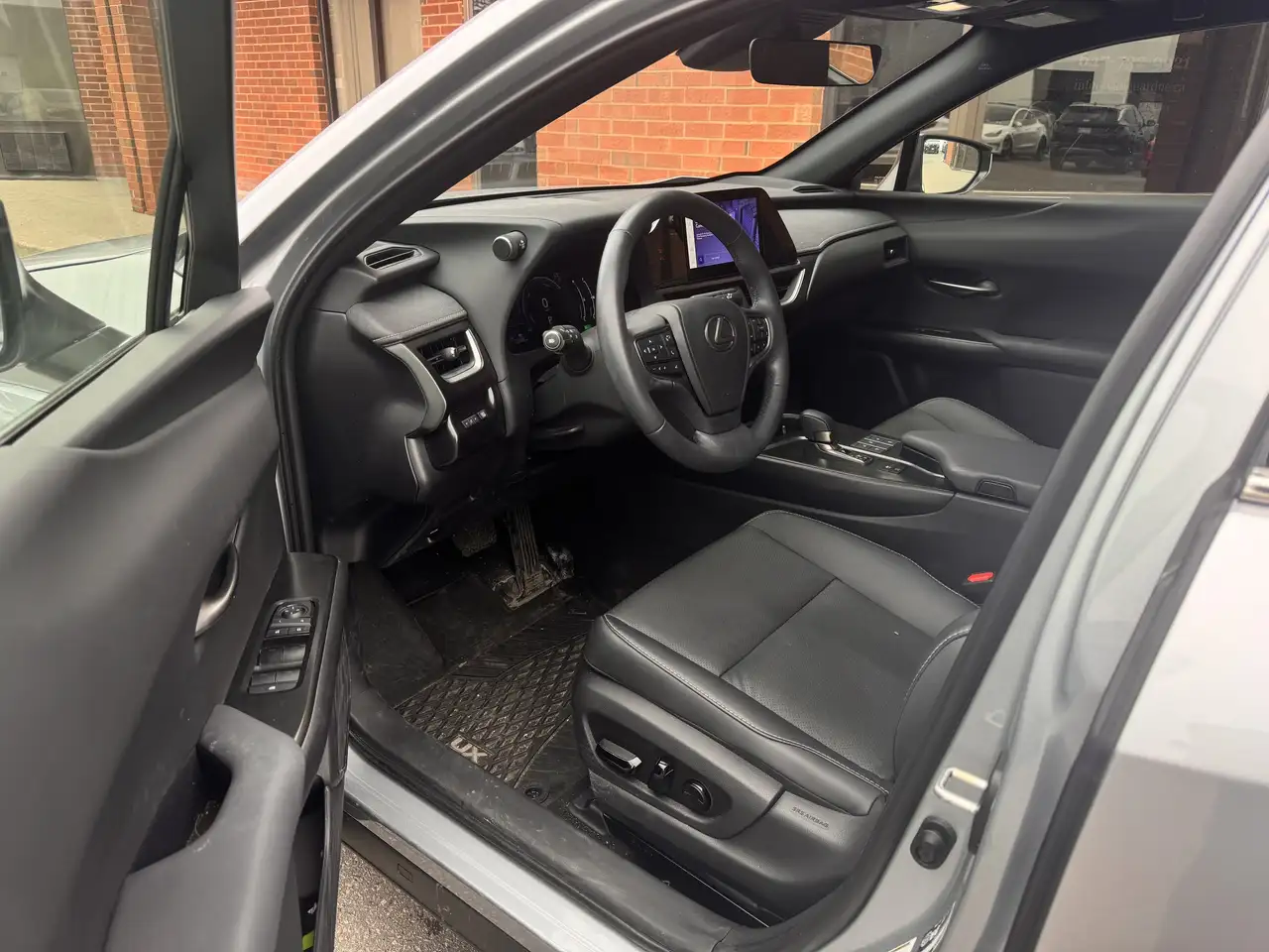 Lexus UX снимка Lexus UX