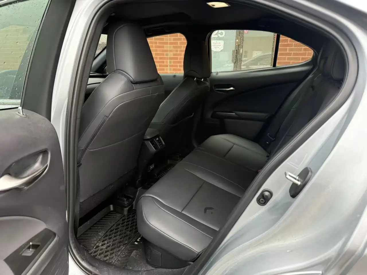Lexus UX снимка Lexus UX