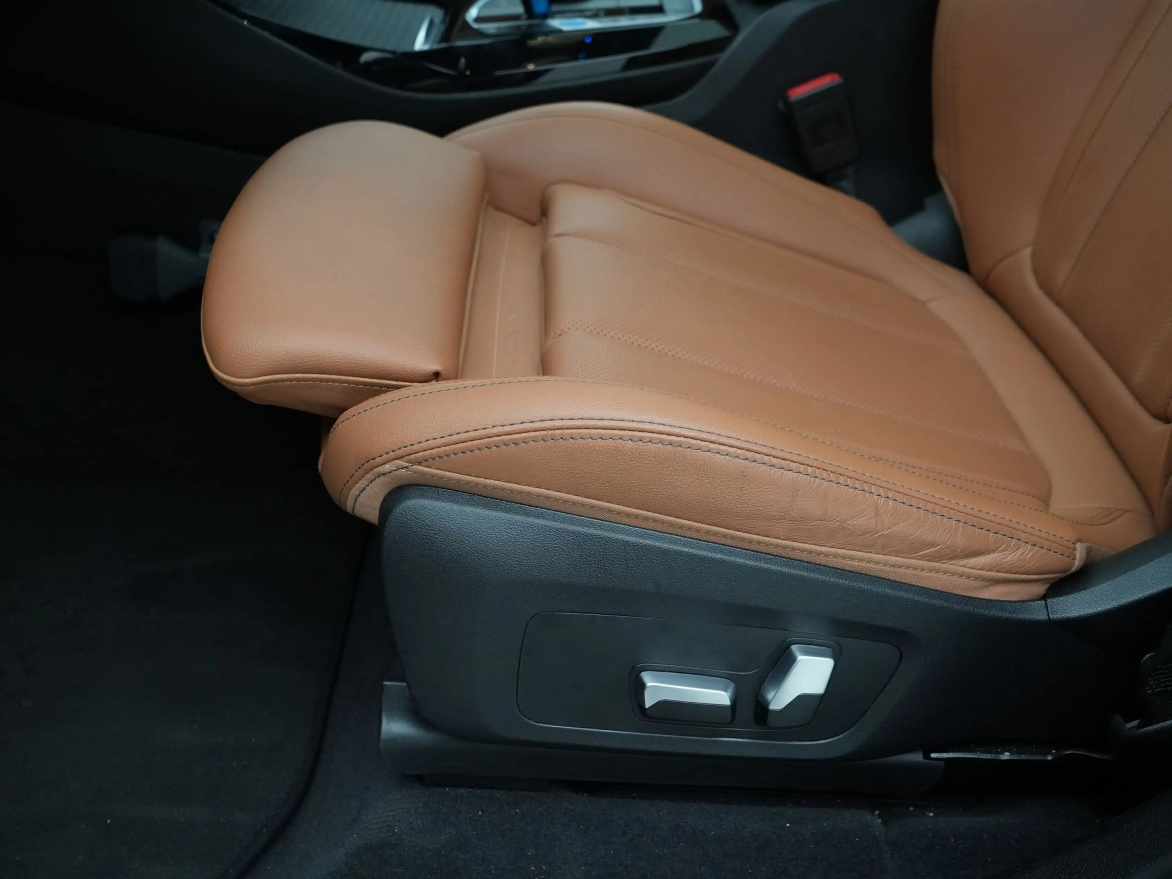 BMW iX3 Executive 80 kWh SoH 100% — photo 14