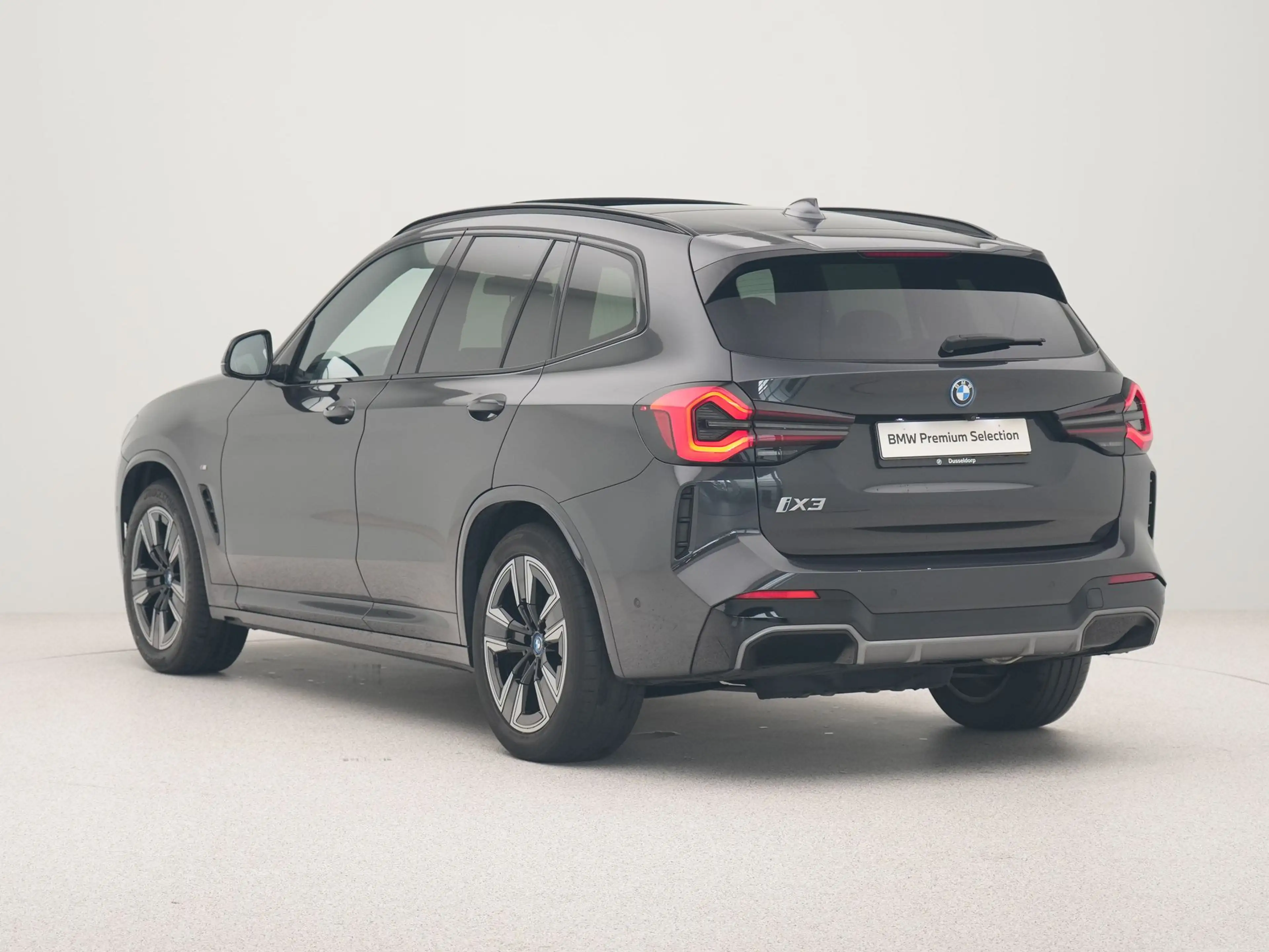 BMW iX3 Executive 80 kWh SoH 100% — photo 10