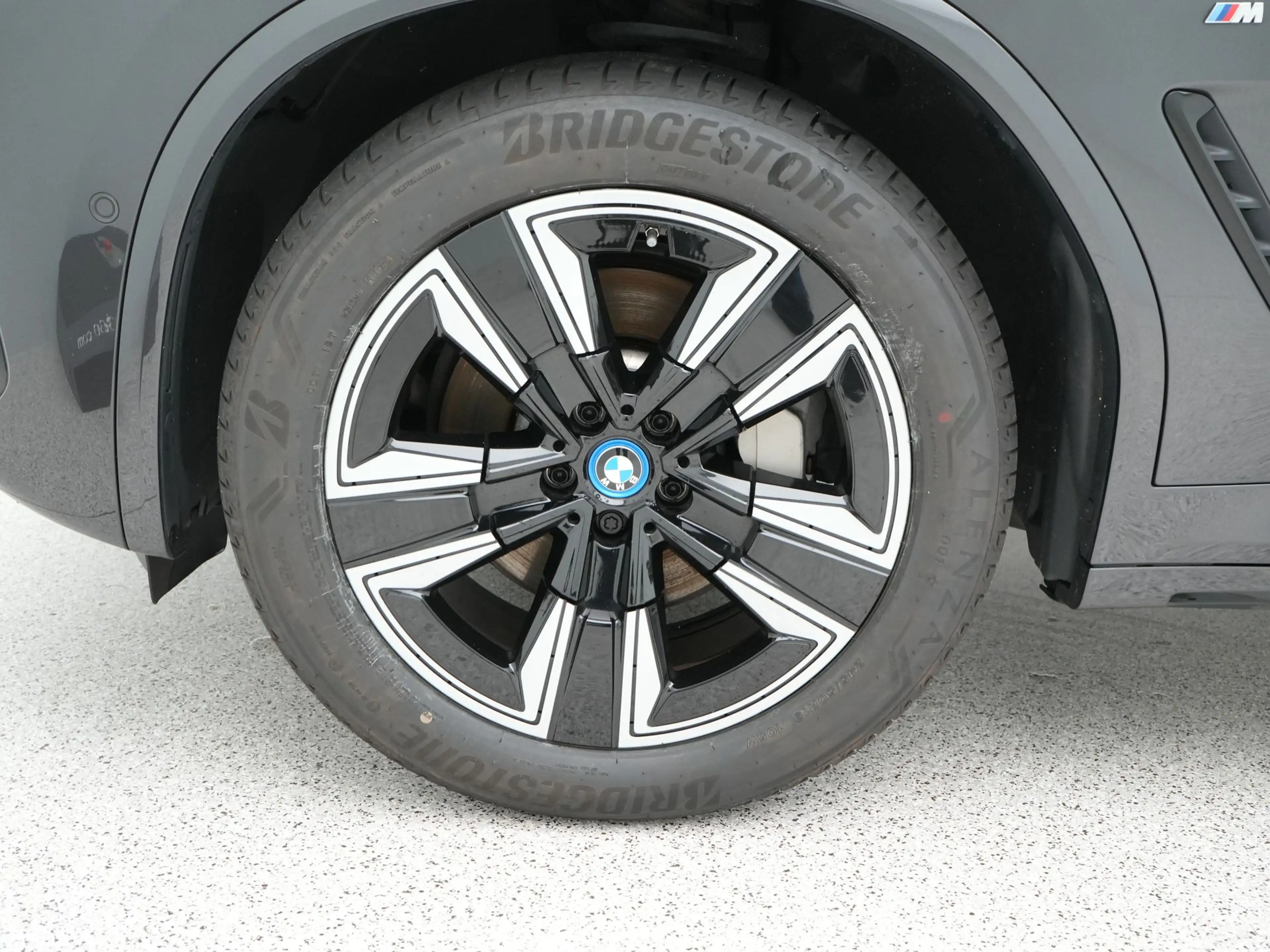 BMW iX3 Executive 80 kWh SoH 100% — photo 15