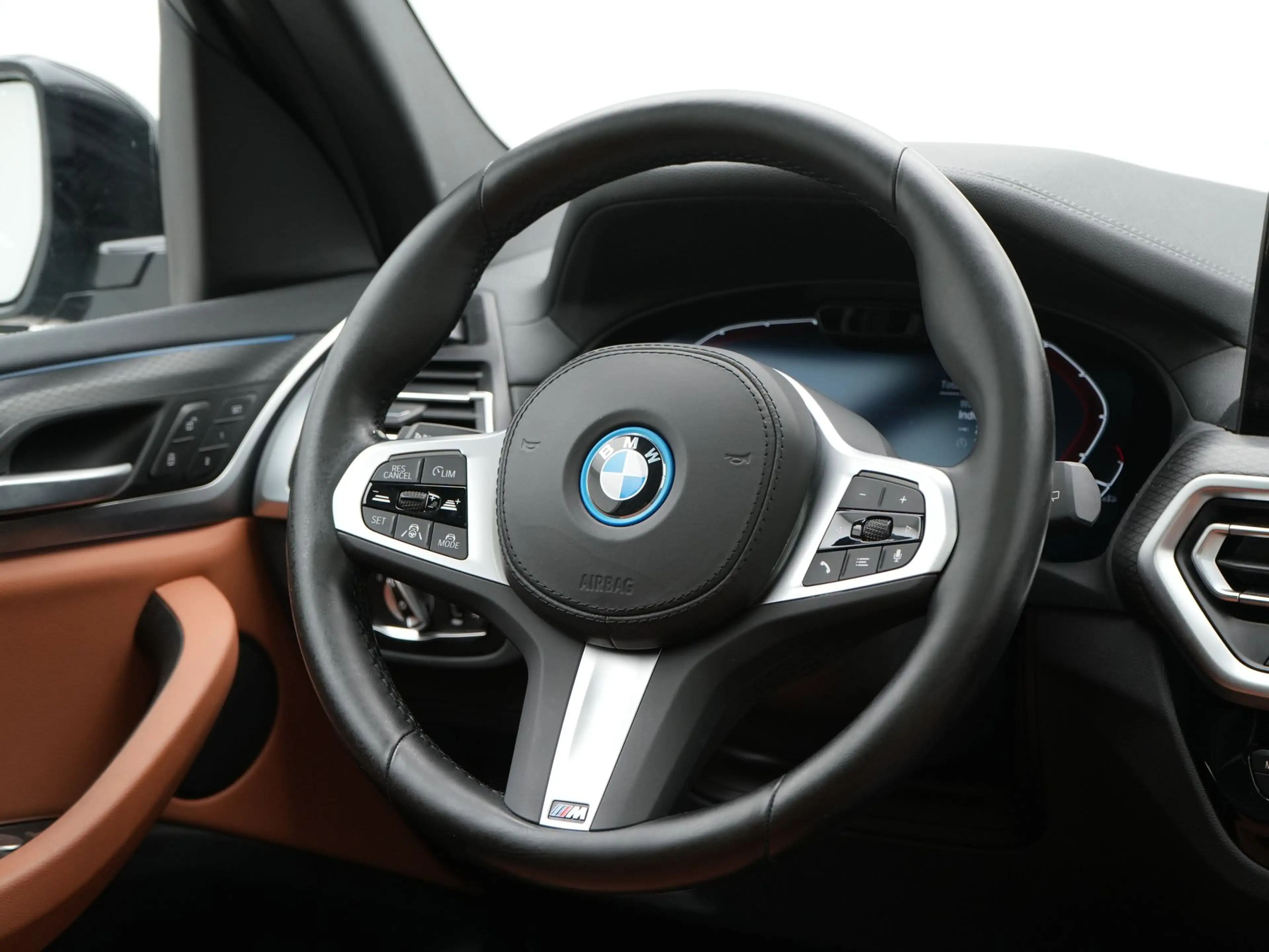 BMW iX3 Executive 80 kWh SoH 100% — photo 2