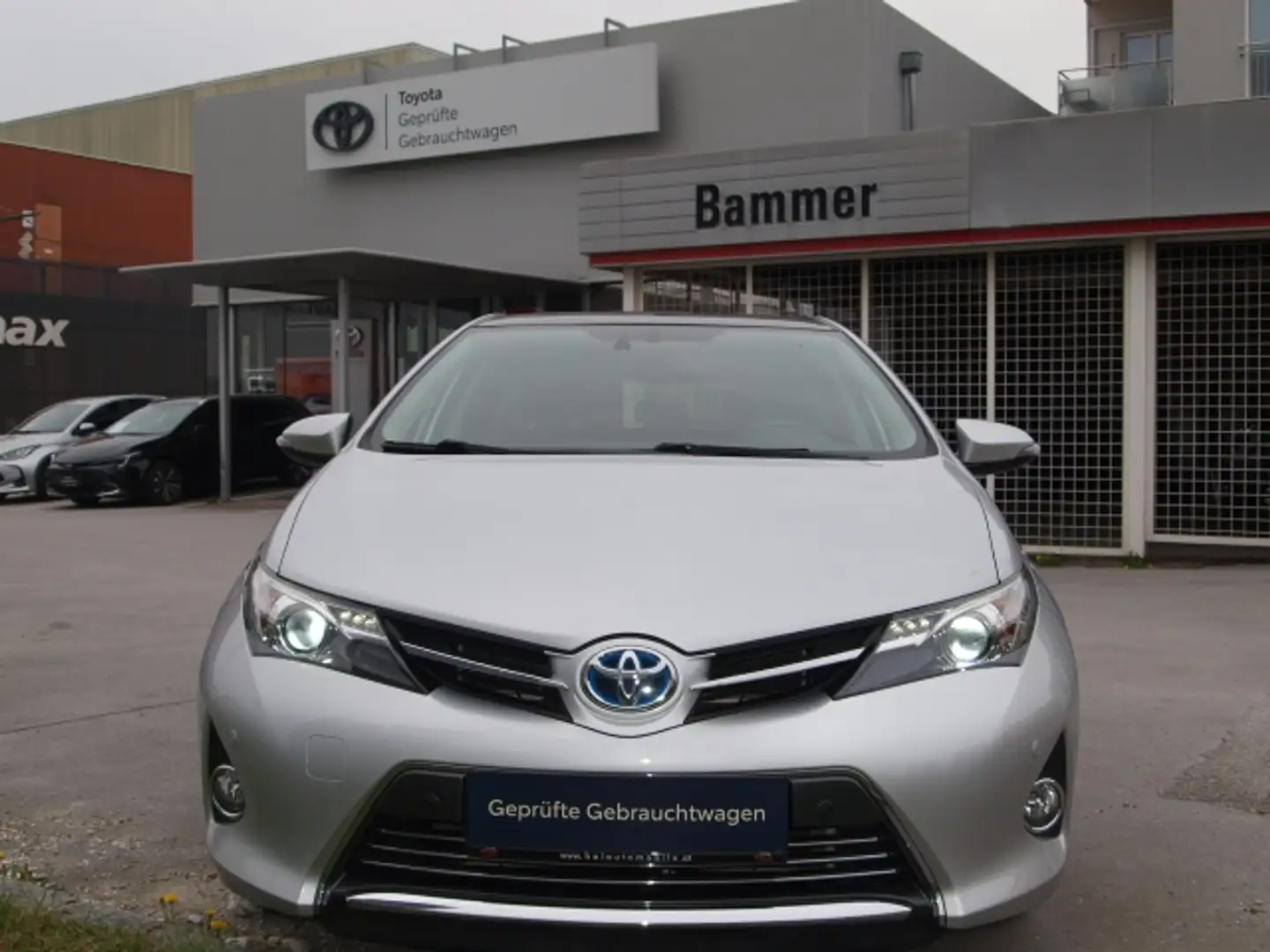 Toyota Auris Auris 1,8 VVT-i Hybrid Lounge Silber - 2