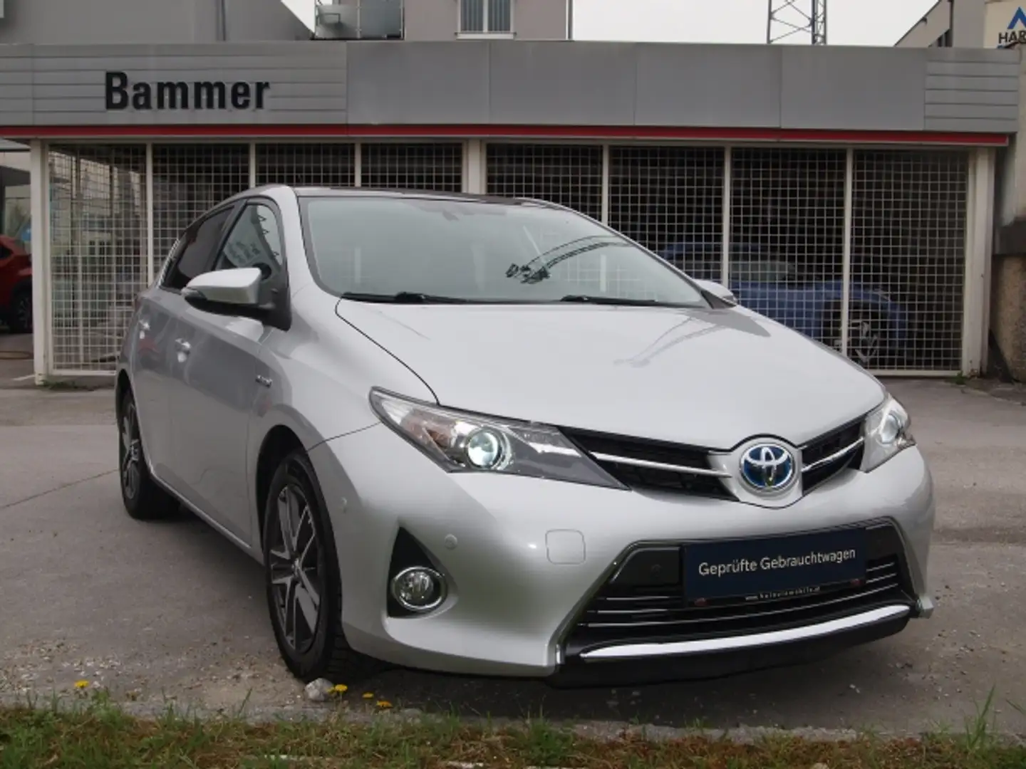 Toyota Auris Auris 1,8 VVT-i Hybrid Lounge Silber - 1