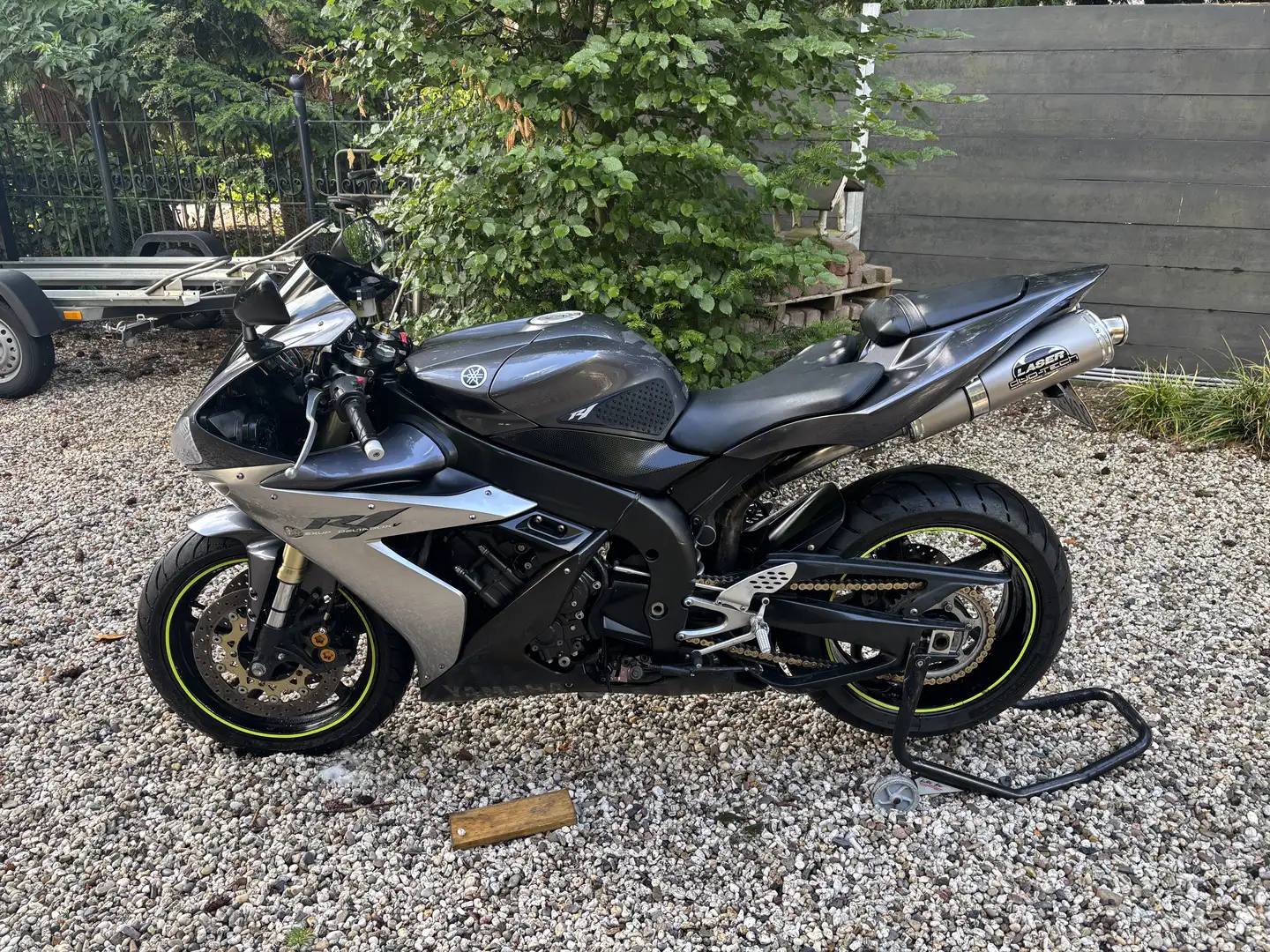 Yamaha YZF-R1 - 2
