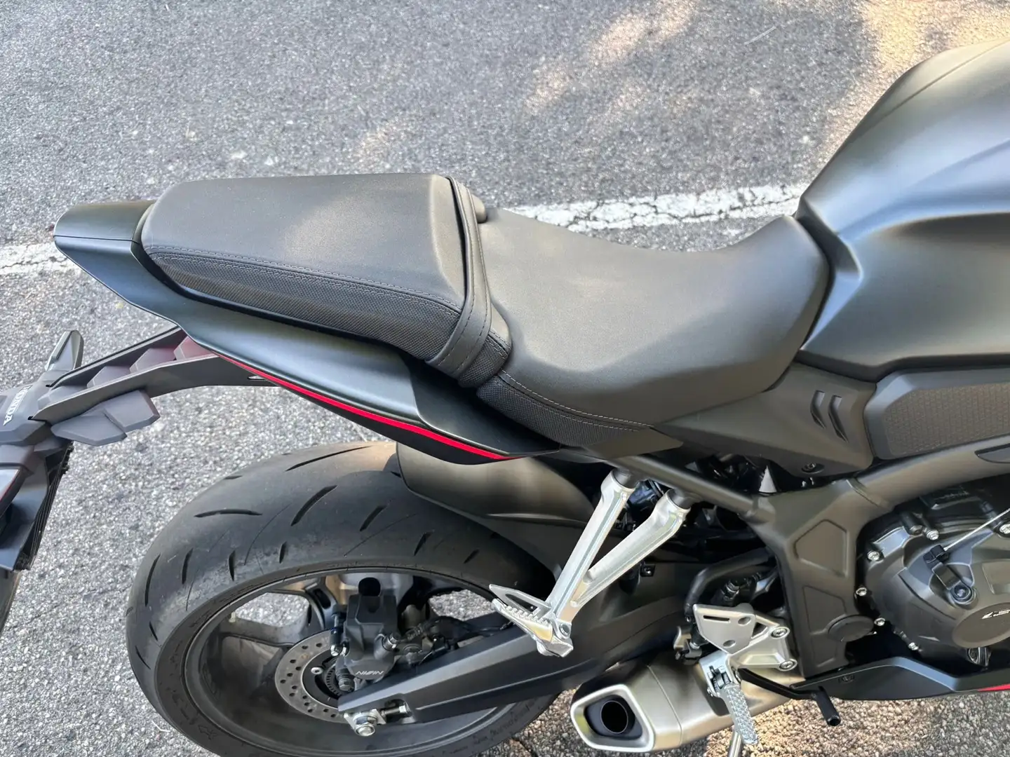 Honda CBR 650 r - 2