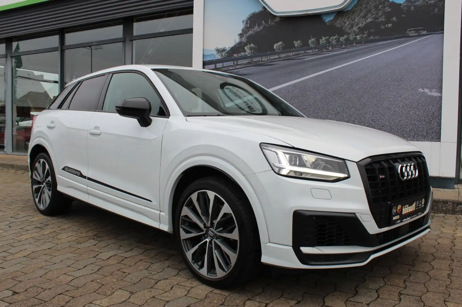 Audi SQ2 2.0 TFSI Quattro Black ACC B&O AHK Blanc - 2