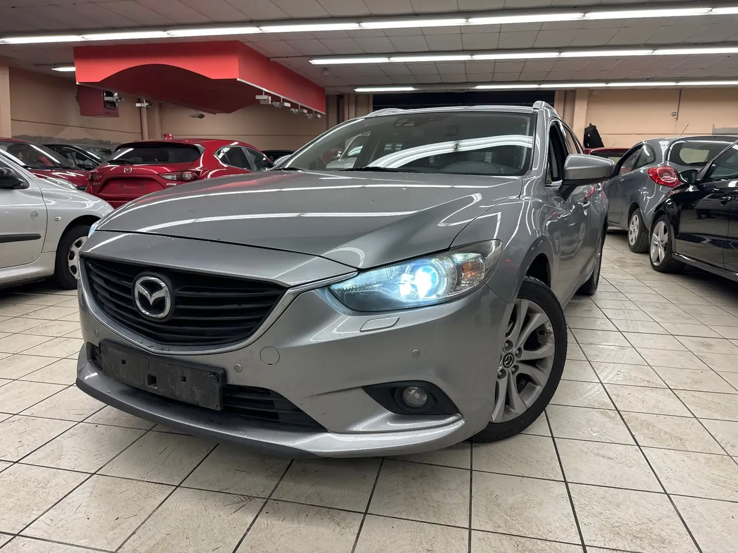 Mazda 6 2.2 D Challenge Gris - 1