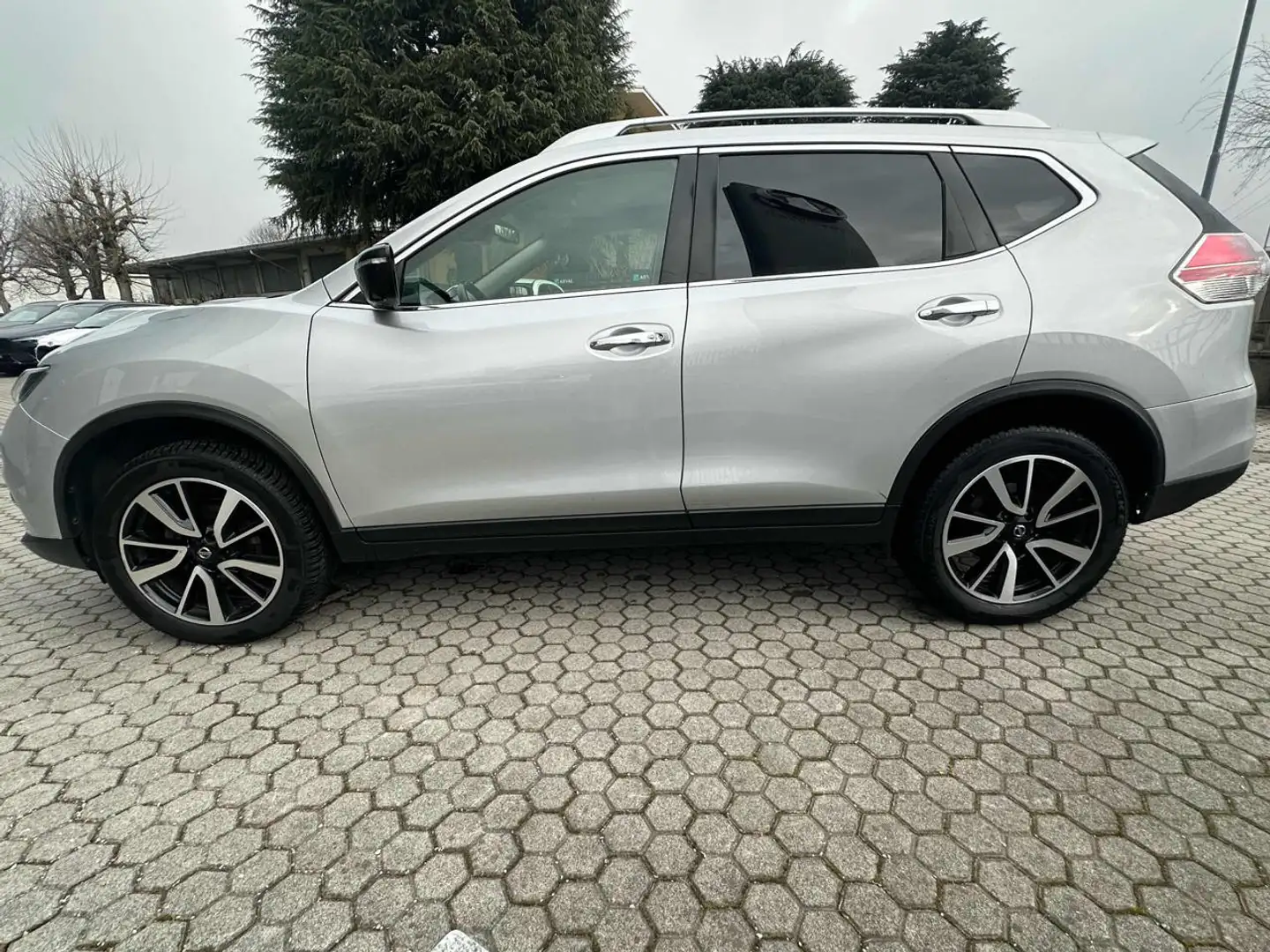 Nissan X-Trail 1.6 dCi 2WD Business Grigio - 2