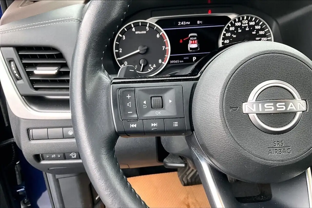 Nissan Rogue снимка Nissan Rogue