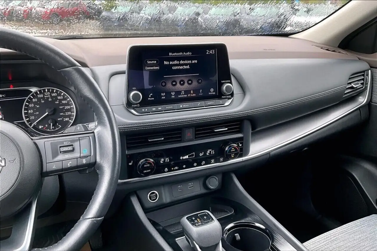 Nissan Rogue снимка Nissan Rogue