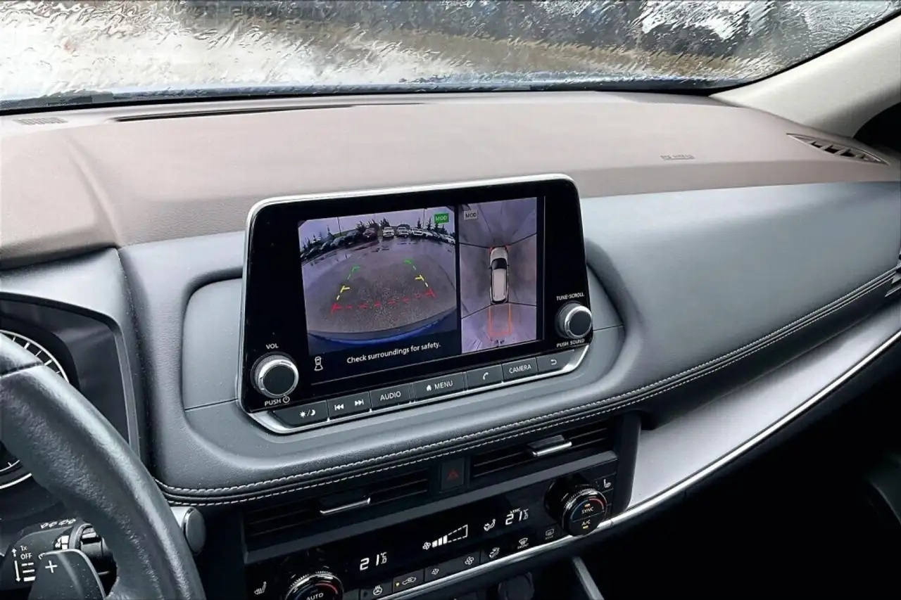 Nissan Rogue снимка Nissan Rogue