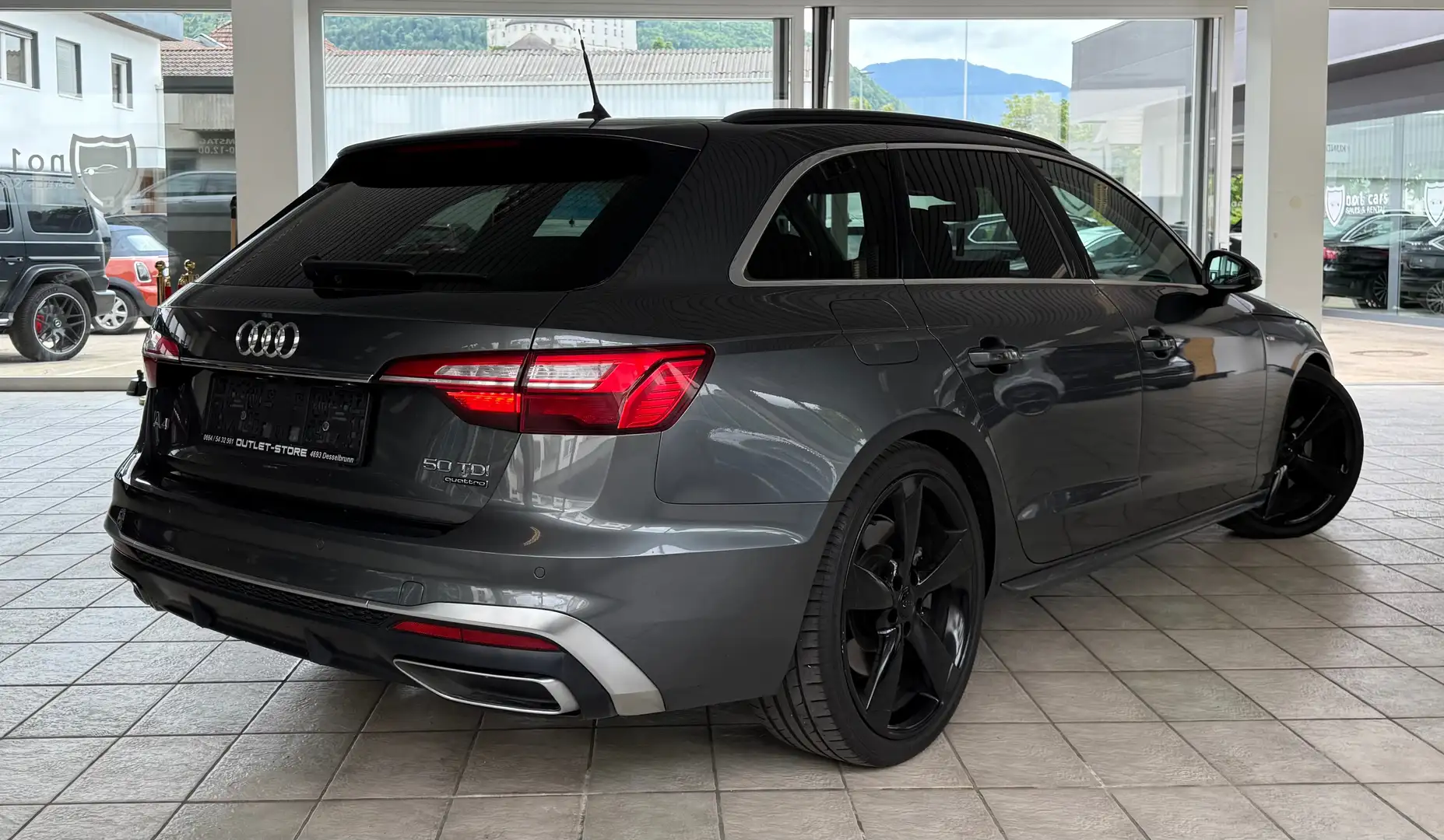 Audi A4 50 TDI Quattro S-Line *MEGA-OPTIK Grijs - 2