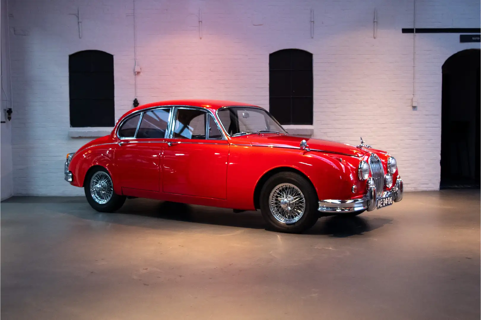 Jaguar MK II 3.8 RHD Červená - 1