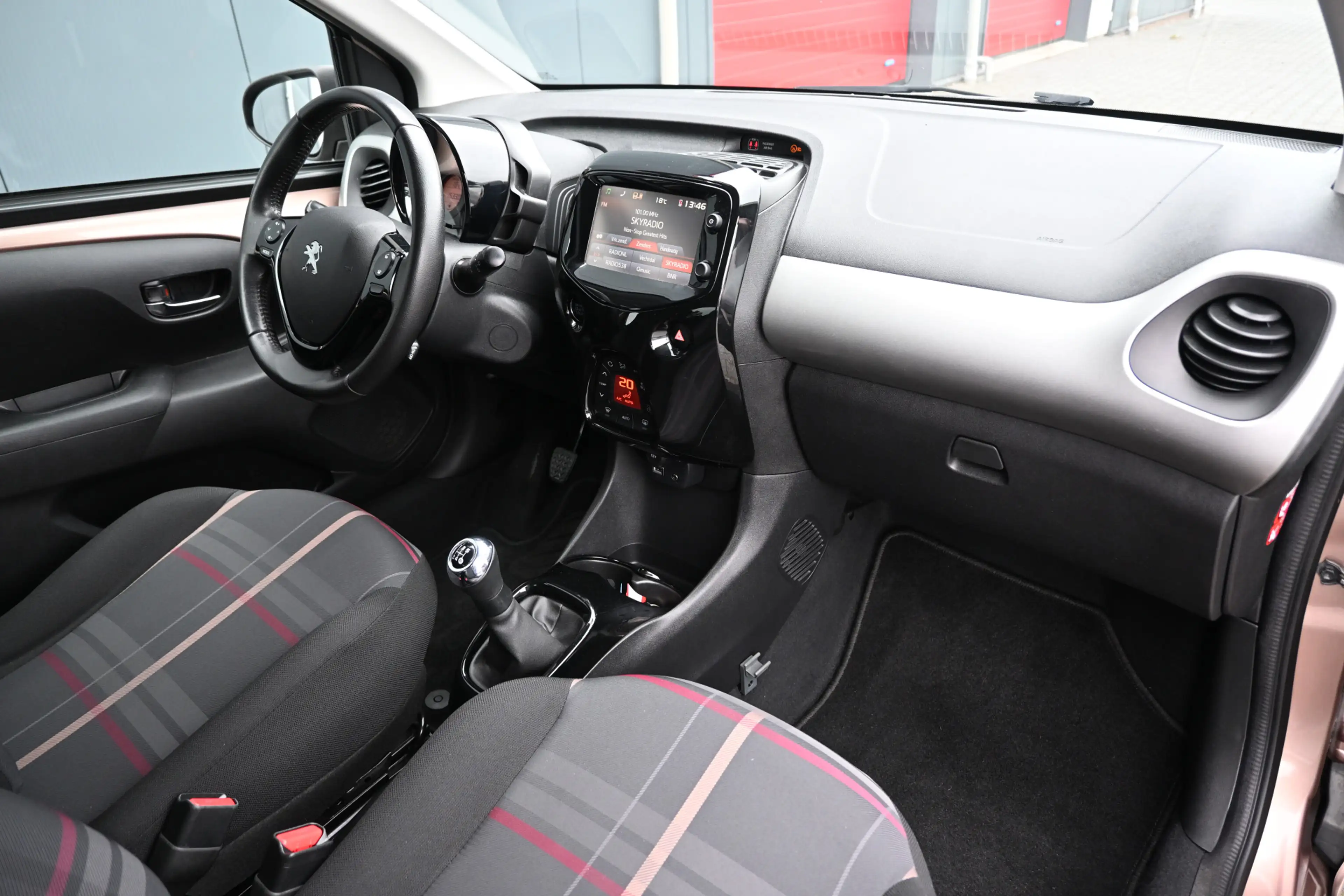 Peugeot 108 1.0 e-VTi Première trekhaak camera climate — photo 13