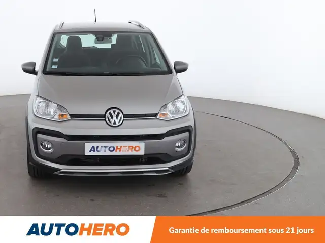 Volkswagen Up! view 9