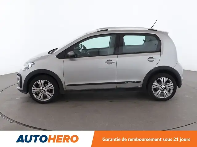Volkswagen Up! view 3