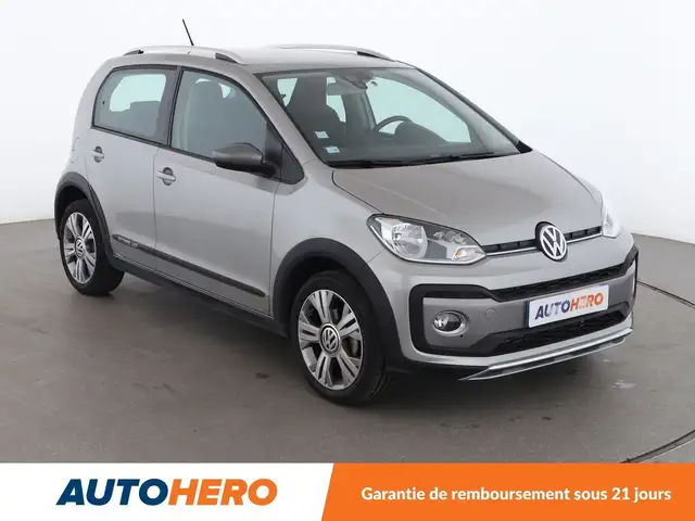 Volkswagen Up! view 8