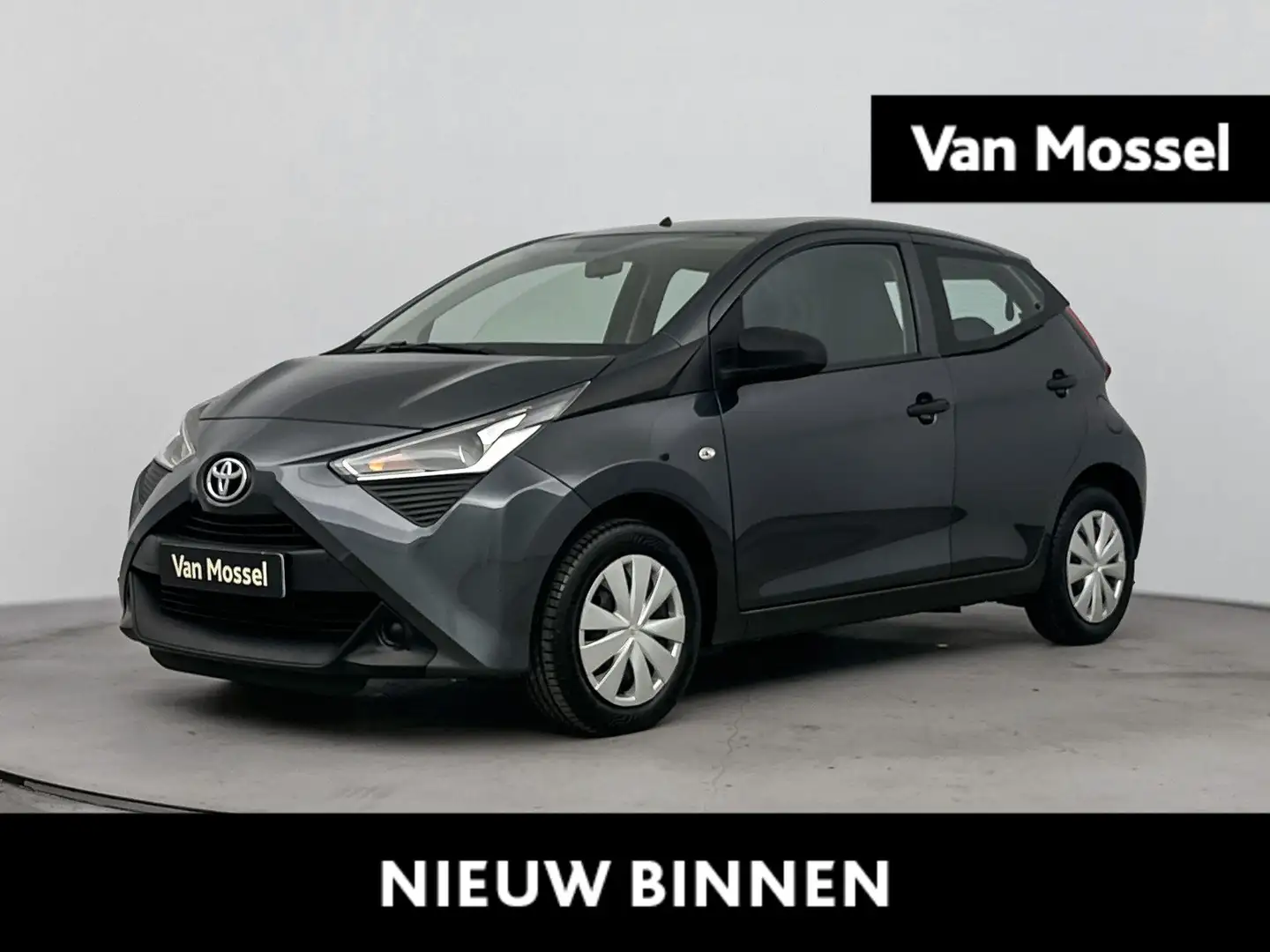Toyota Aygo 1.0 VVT-i 72 Pk X-Fun | 5 Deurs | Airconditioning Grijs - 1