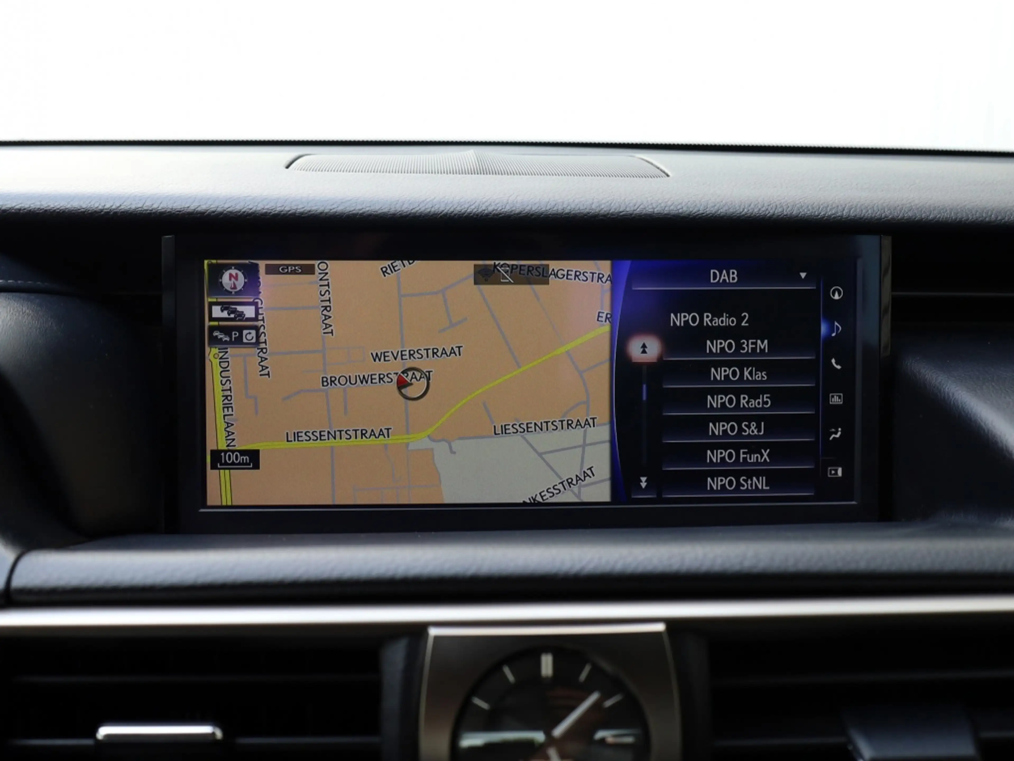 Lexus IS 300 300h Hybrid Luxury Line | Mark Levinson | Stoelven — photo 16