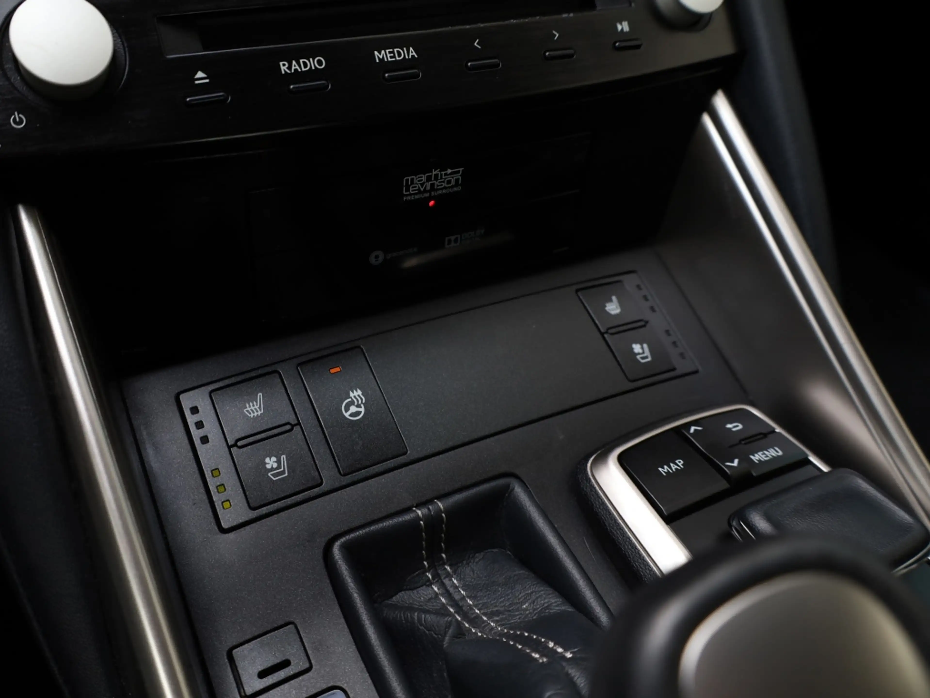 Lexus IS 300 300h Hybrid Luxury Line | Mark Levinson | Stoelven — photo 24