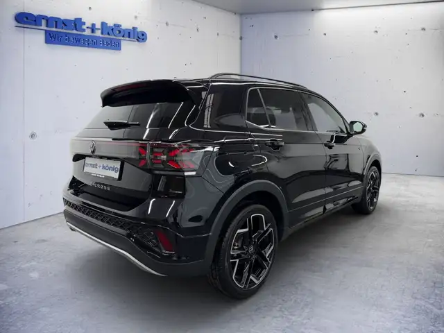 Volkswagen T-Cross view 3