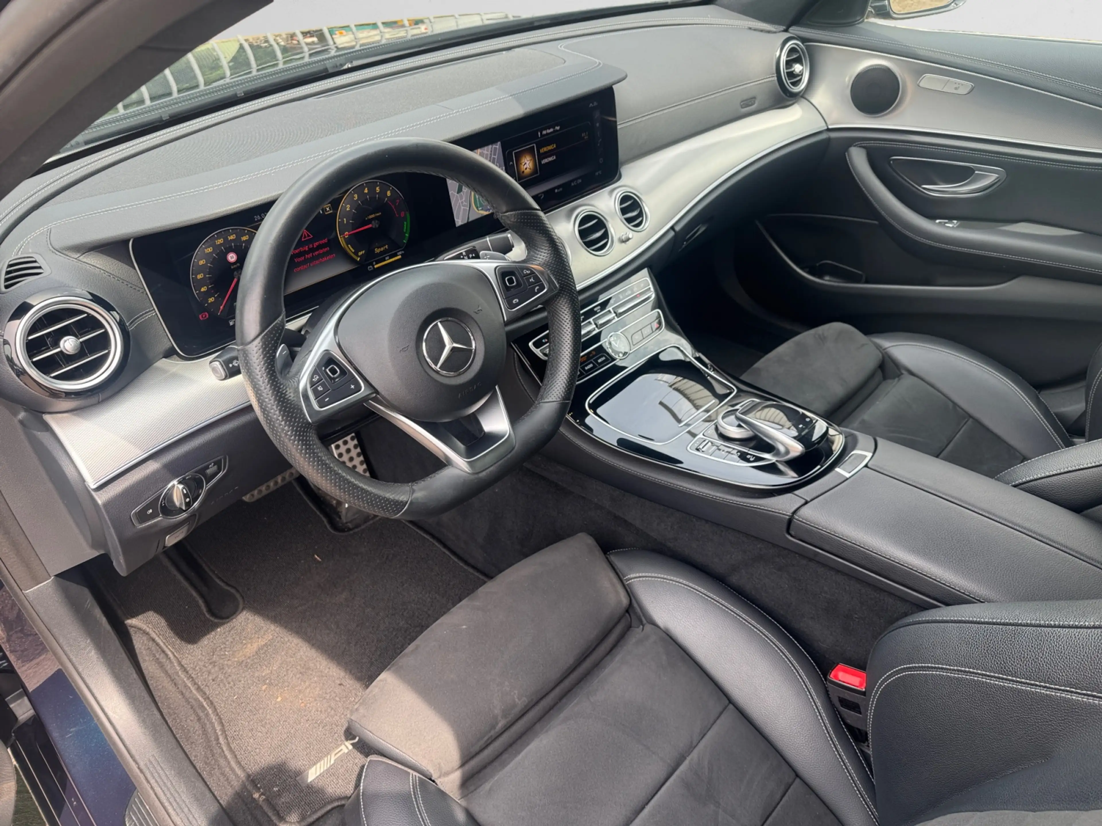 Mercedes-Benz E 350 e AMG 300pk NAP 83dkm, Dealer Onderhouden, Carplay — photo 2