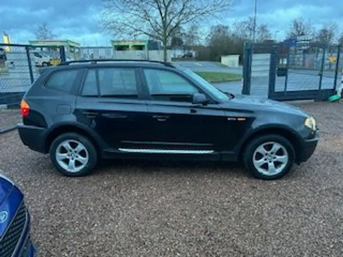 BMW X3 X3 Diesel 2.0d 4x4 Pano Navi Xenon 6 Gang Euro 4 Schwarz - 2